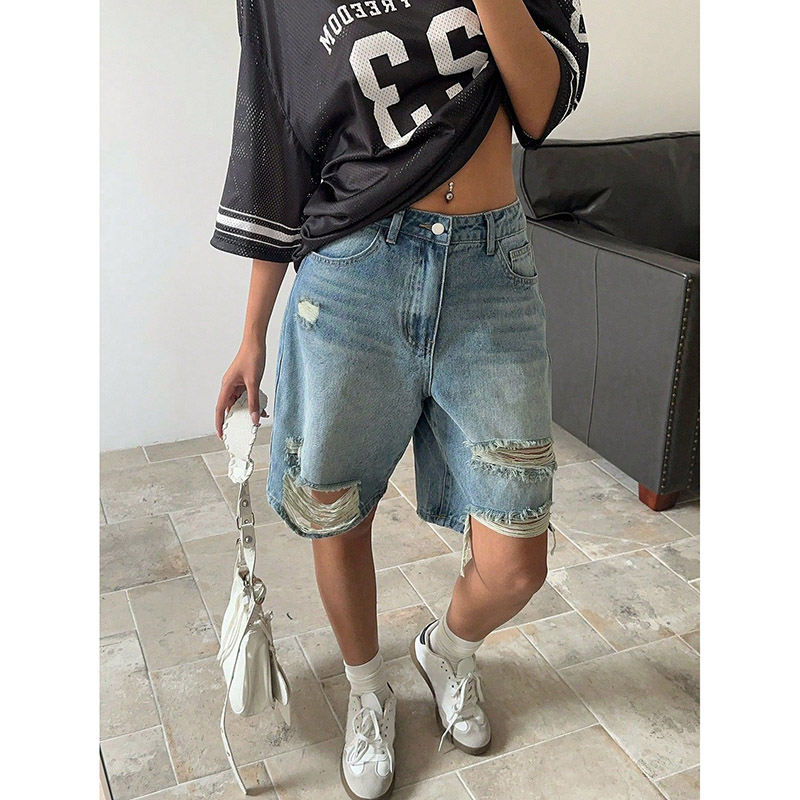 Vintage Fashion Trends 2026 - 2026年夏の女性トレンド、ダメージ加工ショートジーンズ、ガールズストリートウェア、ハイウエストデニムショートパンツ、レディースファッション、ヴィンテージルーズショートパンツ