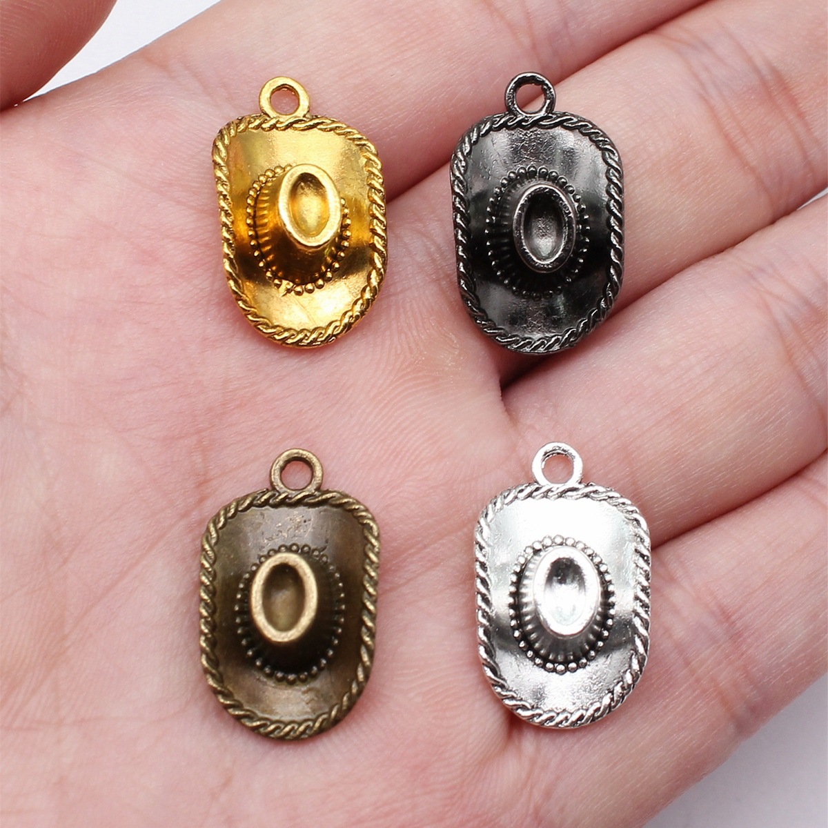 レトロミニファッション衣装メタルチャームアンティーク合金ハン - Vintage Fashion Retro Outfit のレビューと価格