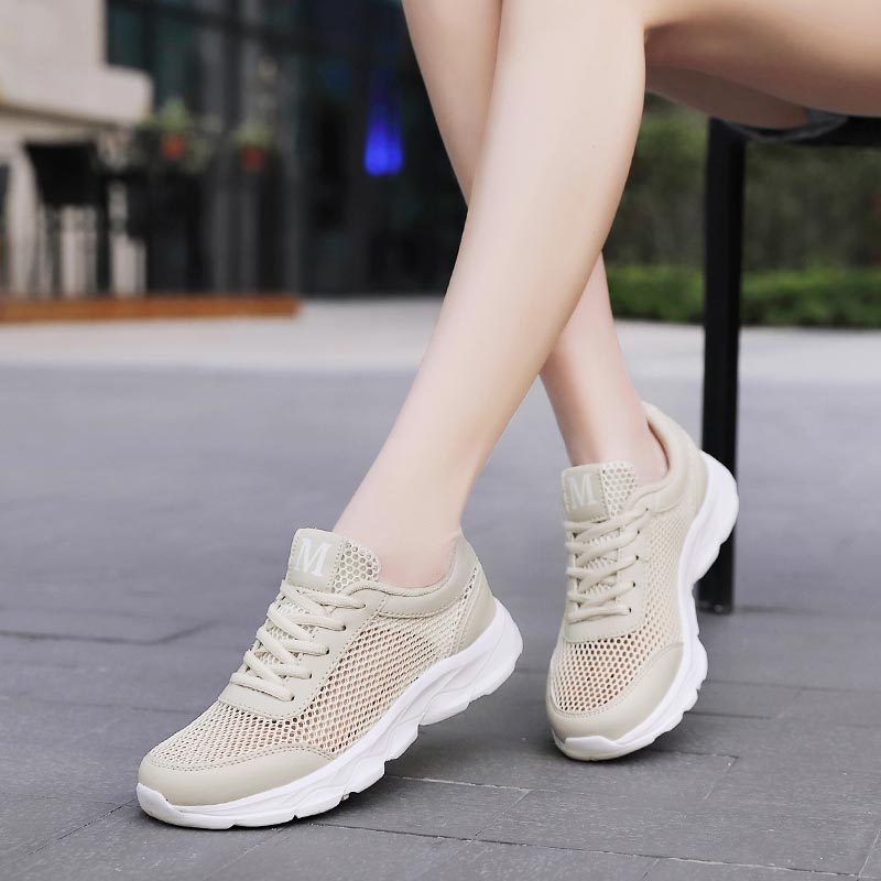 女性用通気性メッシュスニーカー,軽量ランニングシューズ,ベー - Vintage Fashion Online Store のレビューと価格